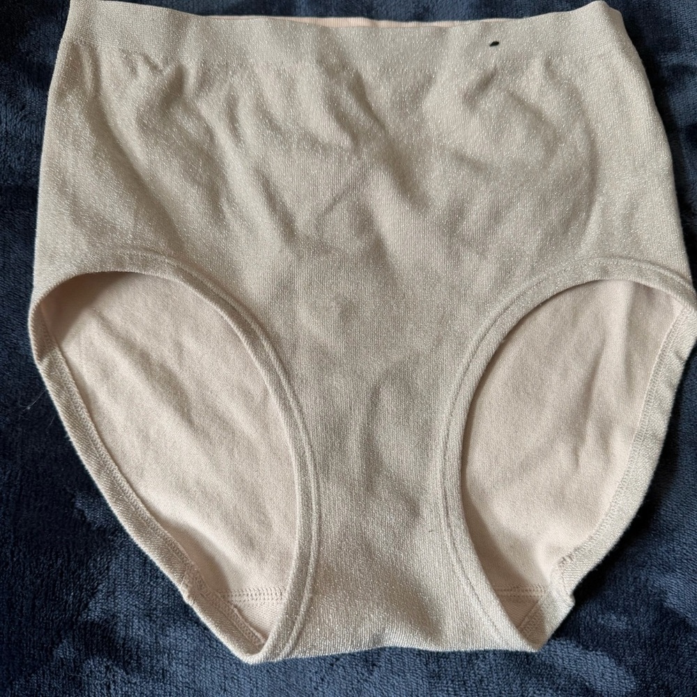 💐New! Modern Movement Seamless Shaping Panty in Light Beige with Gold Shimmer